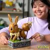 МЕГА Покемон Иви бежит! Перемещение блока Eevee Количество частей: 1366 Возраст 18+ Коричневый HTH71