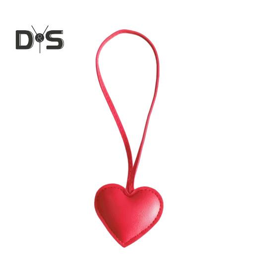 Подвеска для сумки в форме сердца из искусственной кожи, брелок для ключей, яркий цветной декор для сумки, аксессуар для автомобильного ключа