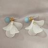 Корейские белые серьги-лепестки: Простой и элегантный дизайн подвесного шара для женщин