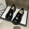 2024 весна новые маленькие кожаные туфли женские лоферы на платформе могут наступать ленивые одинарные туфли женский производитель