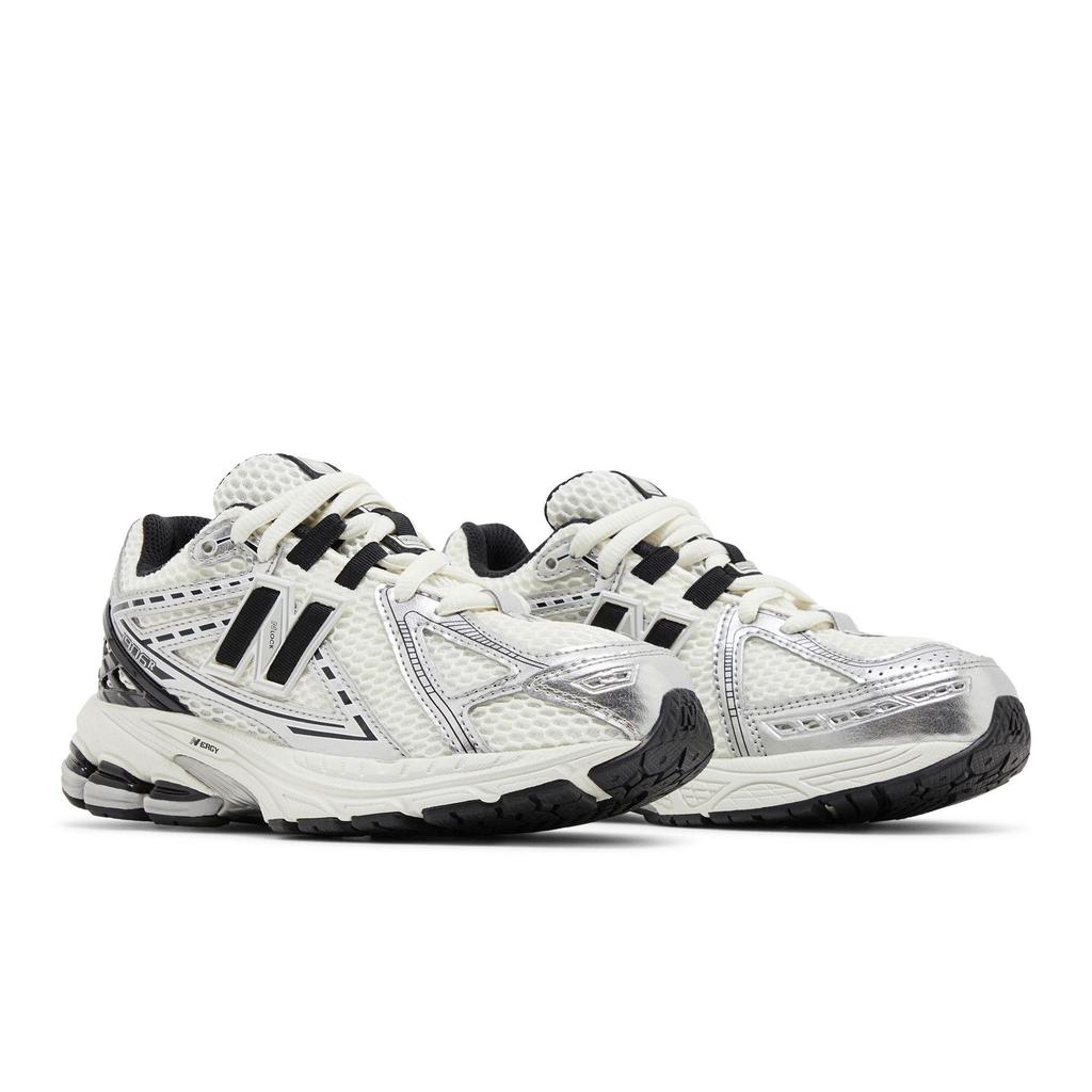 New Balance 1906R Big Kid 'Silver Metallic Black' (Unisex) Silver Metallic / Black / Sea Salt Kids' Running Shoes GC1906ER
