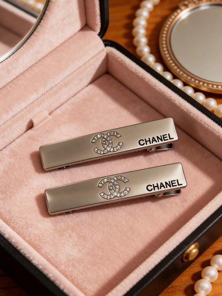 Chanel Заколки для волос с логотипом из страз 2 шт., Элегантные черные заколки, Ежедневные аксессуары для волос для женщин, Косметические аксессуары для красоты