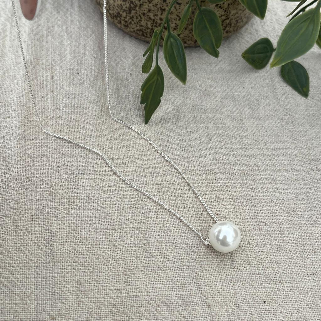 Simple Premium New French Retro Light Luxury Large Pearl Necklace Sweater Sweater Chain Ladies Gold Collarbone Chain