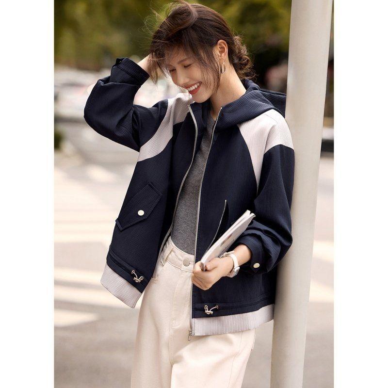 Осенний must-have: Модная и утягивающая куртка больших размеров с капюшоном и цветным дизайном для женщин