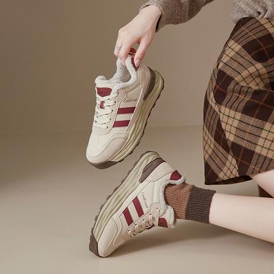 Женская обувь – Кроссовки