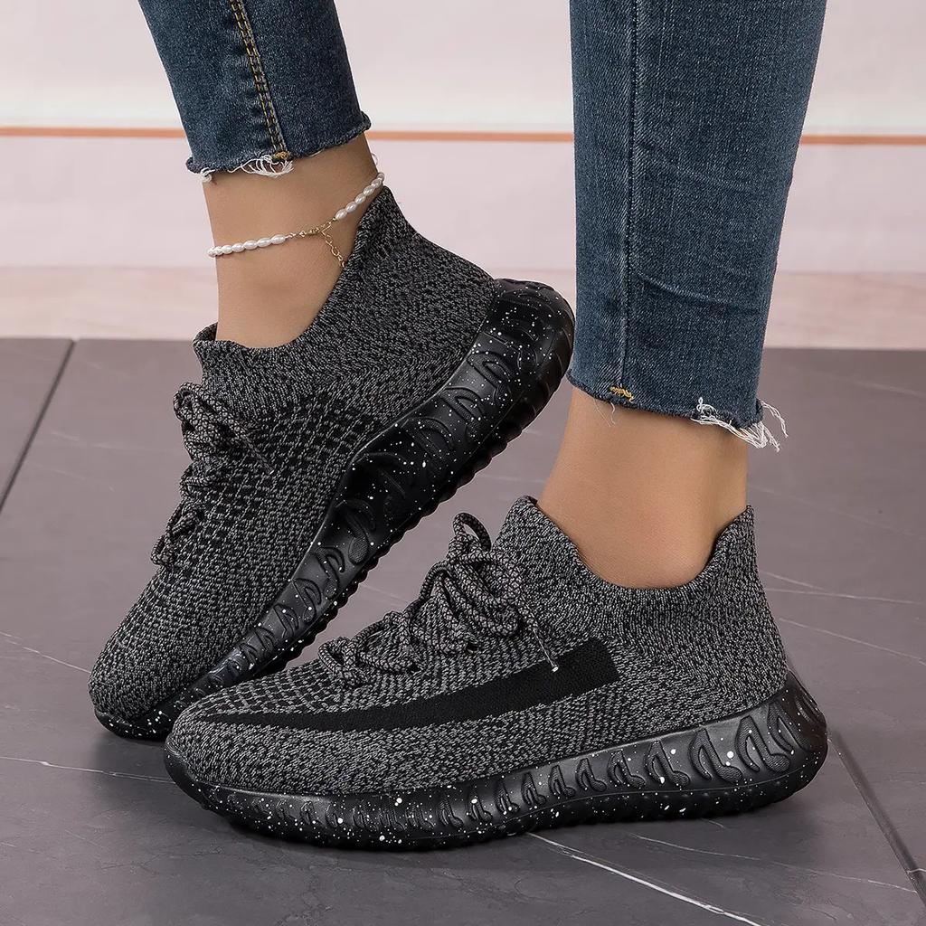 Fitness Casual Shoes Running Shoes Elastic Socks and Breathable New Fashion Lightweight Soft Sole Sports Flyknit Socks Men's and Women's Shoes