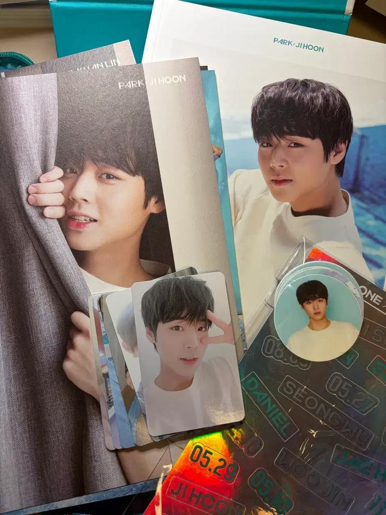 No returns) Wanna One Summer Package Park Ji Hoon Used