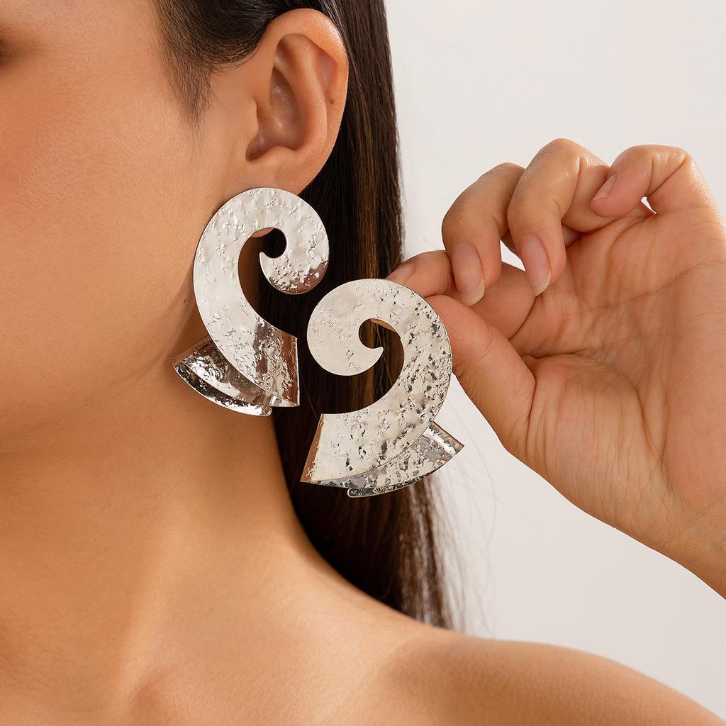 Personalized Metal Geometric Texture Hollow Stud Earrings Women Irregular Twist Glossy Earrings Earrings