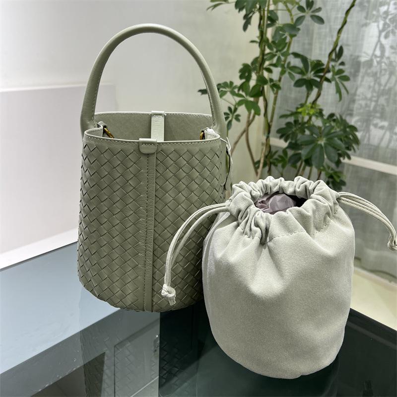 Новая плетеная сумка-ведро кожаная женская модная портативная сумка-мессенджер детская и мамина сумка нишевый дизайн портативная