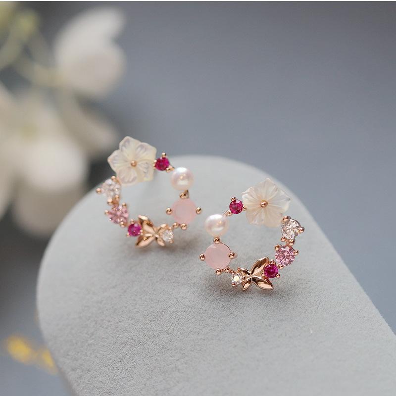 Cute Korean Personality Small Flower Stud Earrings For Women Temperament Simple Metal Female Stud Earrings