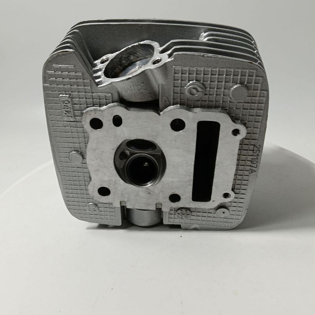 Серебристая крышка головки блока цилиндров для двигателя мотоцикла Suzuki GN125/GZ125