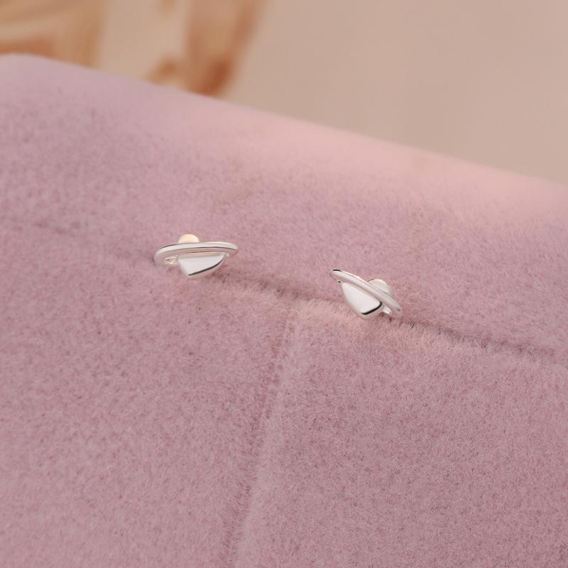 Love Planet Earrings Are Small Fresh Sweet Artistic Cute Gentle and Niche Earrings