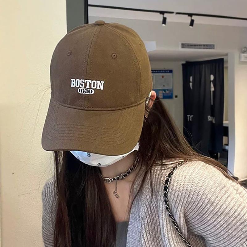 Summer Sunshade Wide Brim Duckbill Cap: Trendy Embroidered Baseball Hat for Men & Women