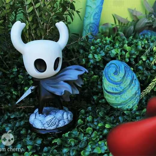 High-quality ghost hollow knight Table setting Knight-errant Knight 2D Model Figure Ornament Color Box dragon ballz figurine