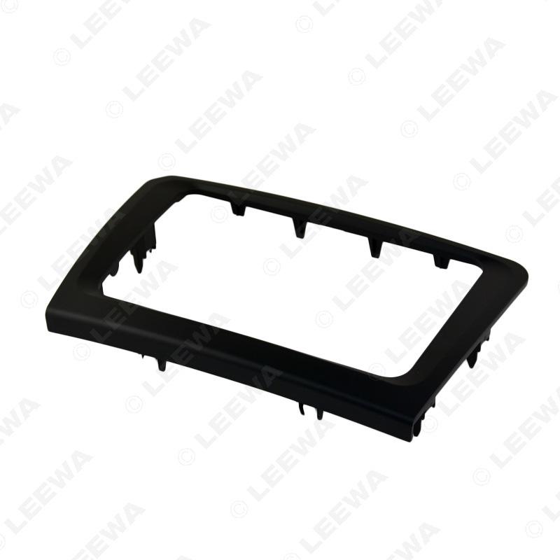 Skoda Superb/Octavia 2DIN Stereo Modification Frame & Faceplate Bracket