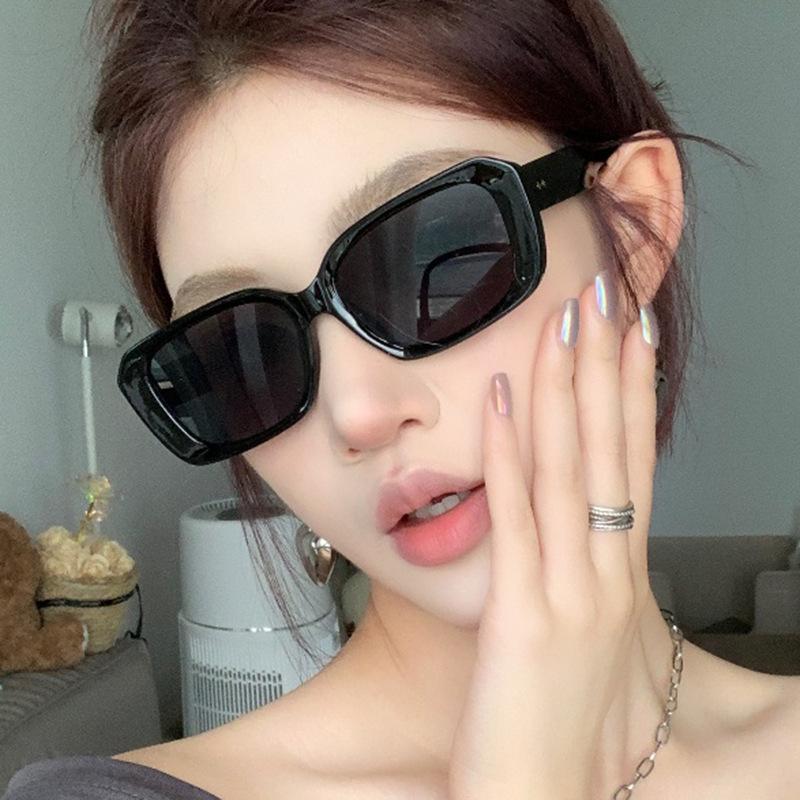 Square sunglasses new fashion versatile anti-ultraviolet street sunglasses advanced sense thin sun