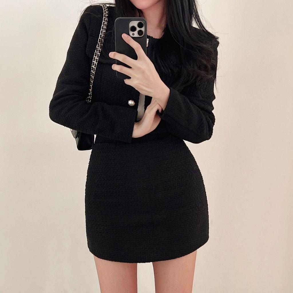 Твидовый костюм-юбка с жемчужными пуговицами в стиле French Chic: Коллекция Весна/Осень 2026 - Женский комплект из двух предметов: куртка с круглым вырезом и короткая юбка.