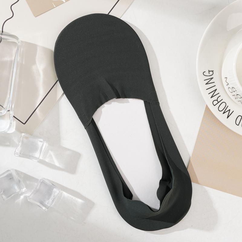 Men Ice Silk Seamless Boat Socks Breathable Cotton Bottom Silicone Non-slip Ankle Invisible Socks for Men