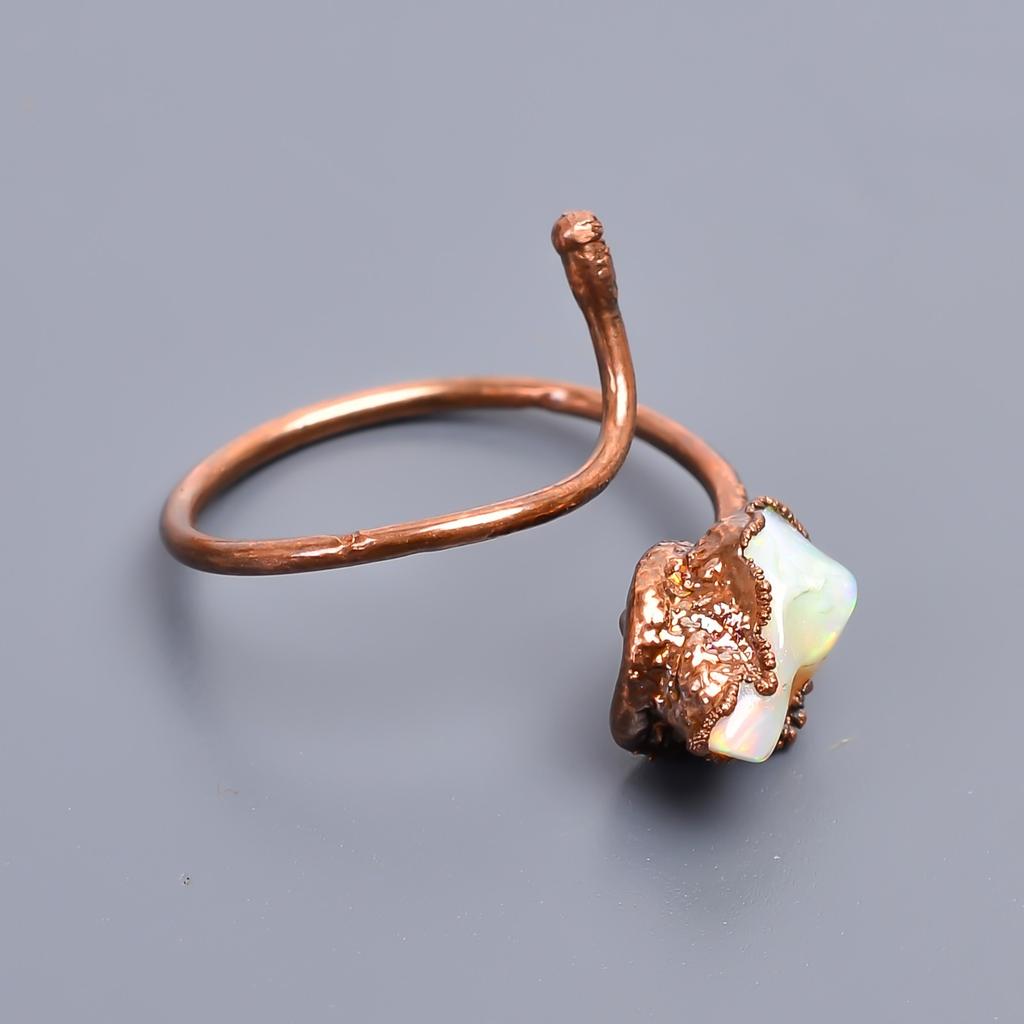 Эфиопский опал Камень Медь Коктейльное Подарок на день рождения Гальванопластированное кольцо Ювелирное изделие V-40