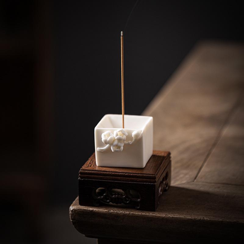 Креативная ручная работа, подщипнутая слива, подставка для благовоний, чайный столик, белый фарфор, столик для благовоний, подставка для благовоний, вертикальная вставка для благовоний, маленькое украшение