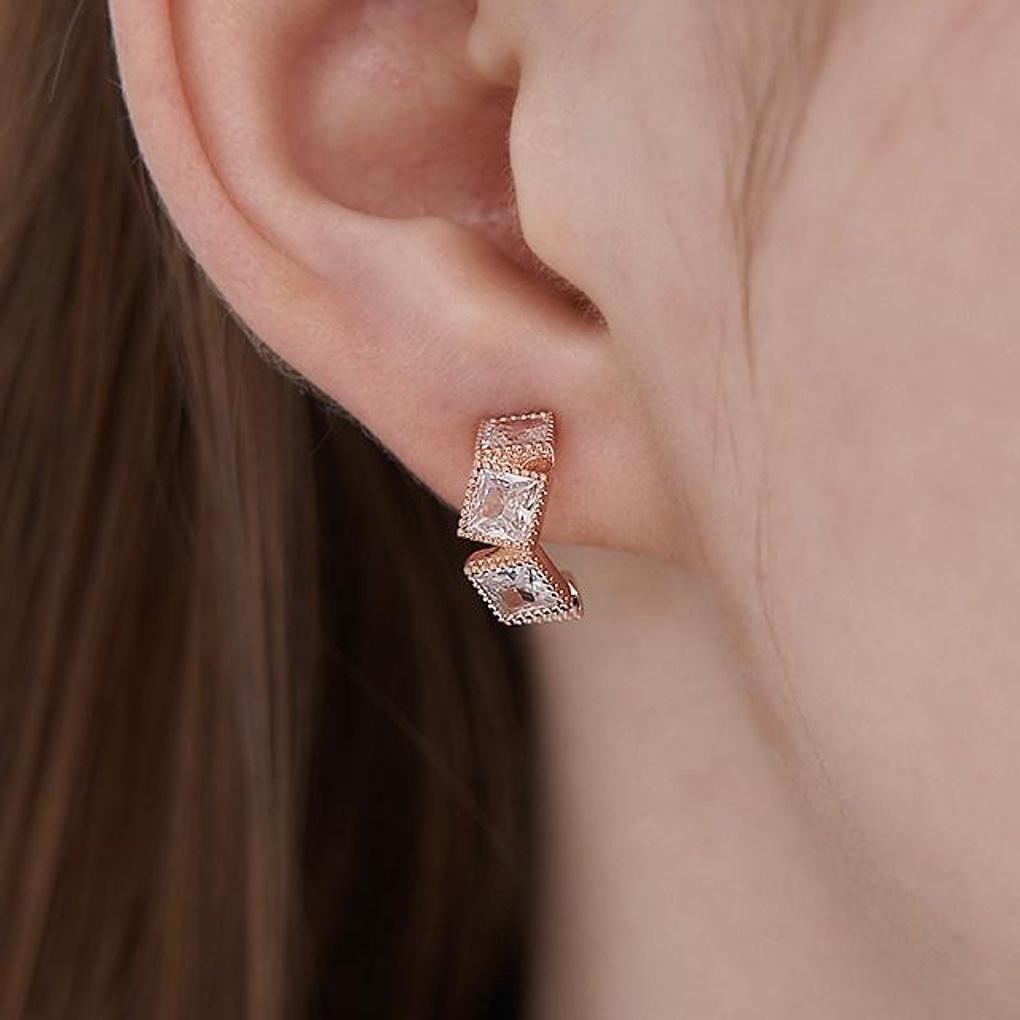 [ELLE Jewelry] 14K GF Square Carved Two-Pin Earrings ELGPEE543