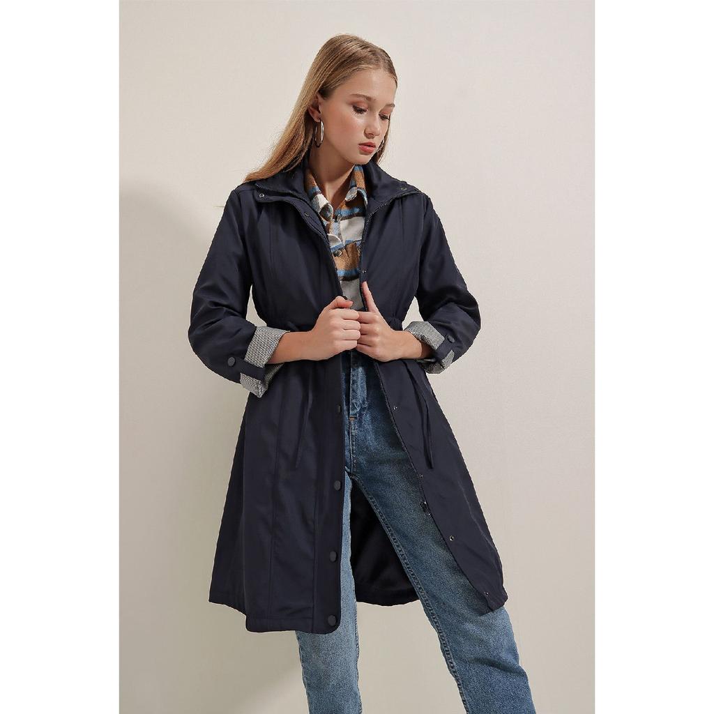 5808 Trench Coat With Waist Tie - Beige