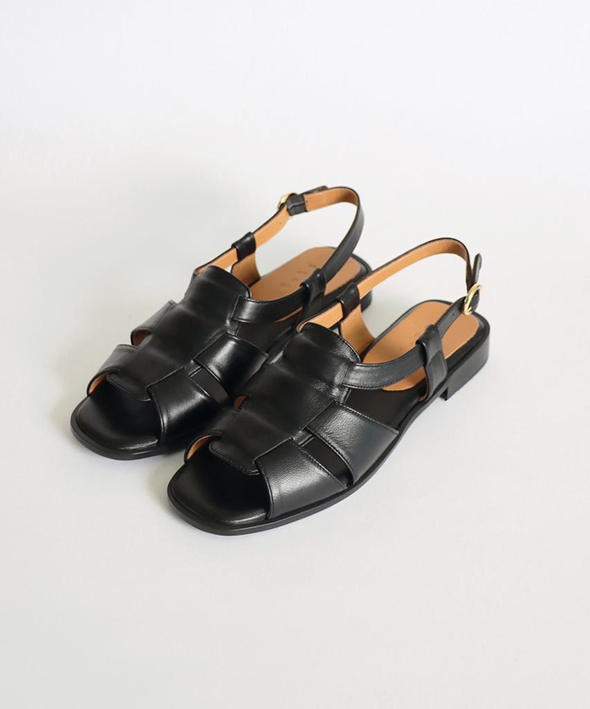 Heenn Open-Toe Fisherman Sandals. Black