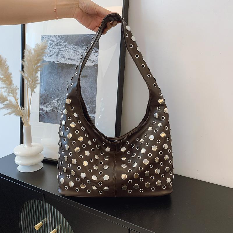 Punk Style Underarm Bag Women's New Retro Rivet Shoulder Bag Large-capacity Commuter Bag