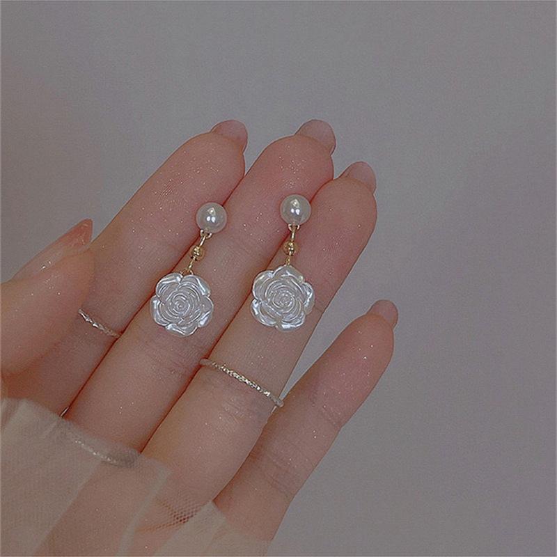 Rose earrings natural freshwater pearl earrings 11k gold injection Korean version small fresh and sweet flower stud earrings ins women