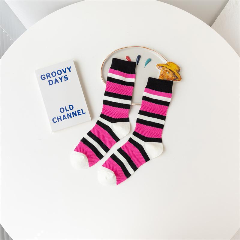 Женские весенне-осенние трендовые цветные полосатые носки-гольфы ручной работы