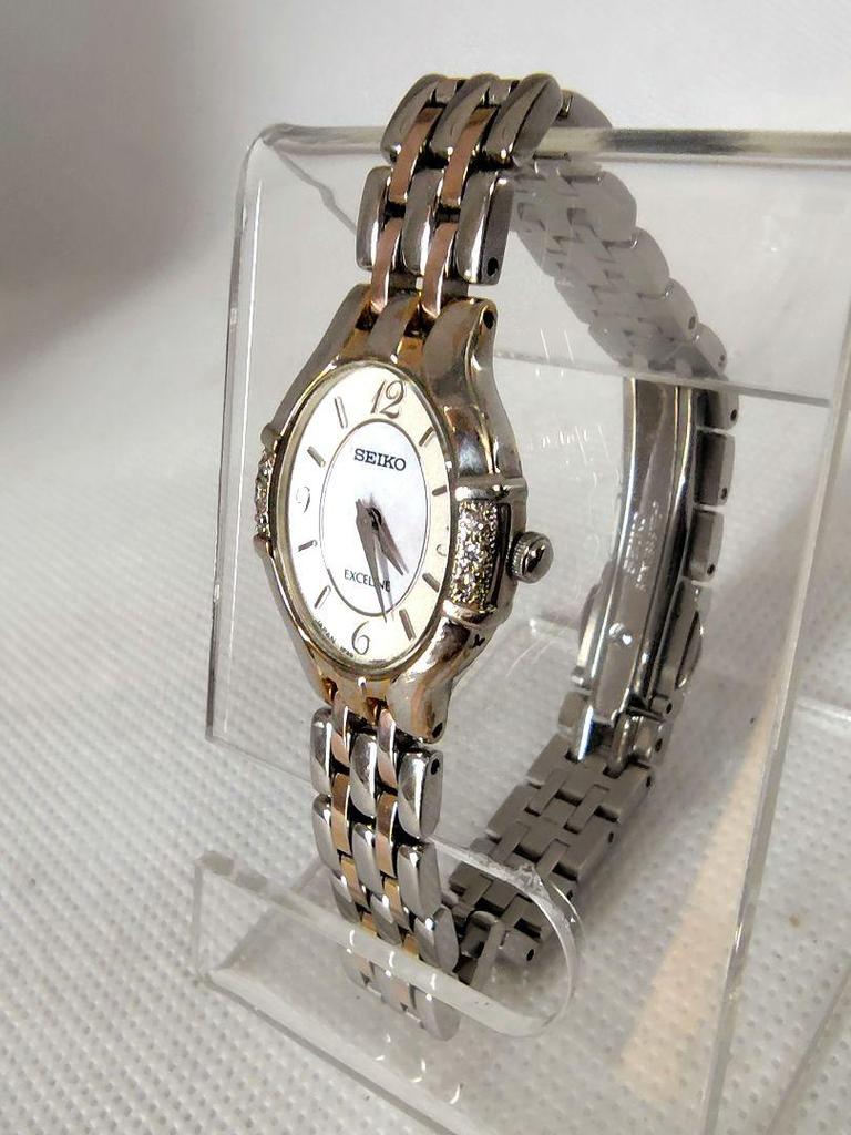 [USED] Seiko Exceline 6-piece Diamond Watch with Mother-of-pearl Dial, 1F20-0AW0
