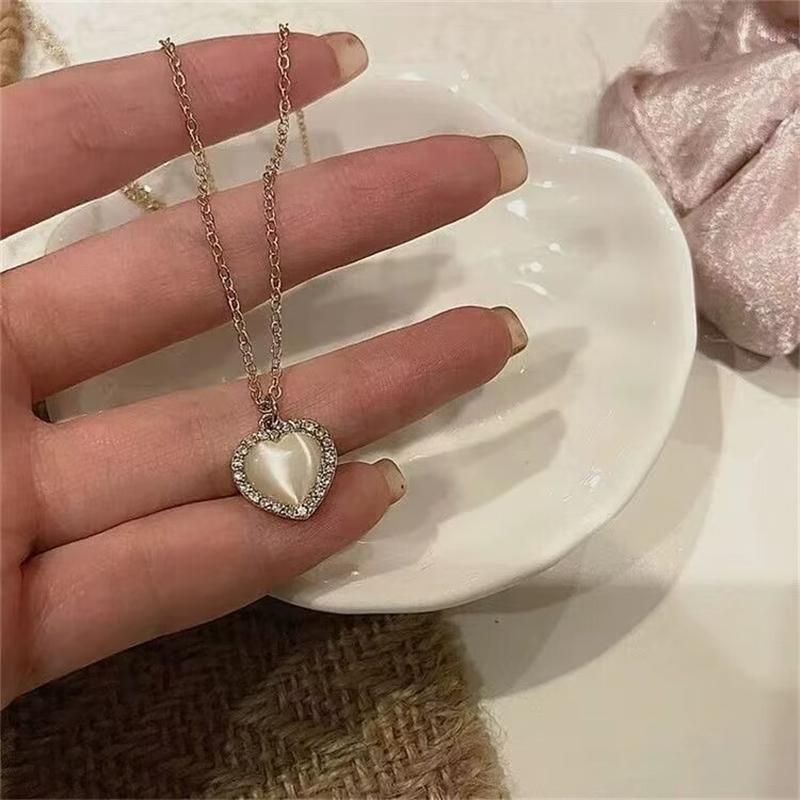 Элегантное ожерелье с кулоном в форме сердца, украшенное сверкающими камнями для невест