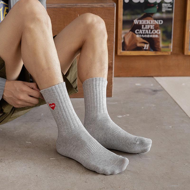 Мужские хлопковые носки до середины икры с вышивкой в виде сердца: Корейский стиль, Модный хип-хоп, Дышащий, Черно-белый для осени и зимы