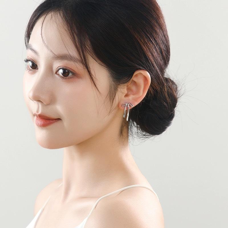 Bow Stud Earrings Women's Simple Light Luxury Elegant Gentle High-end Personality Versatile Earrings