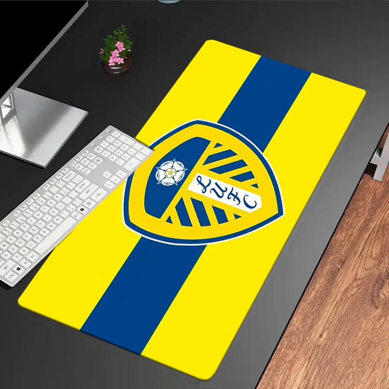 Коврик для мыши с дизайном герба Leeds United, резиновая основа, коврик для игрового стола, коврик для мыши для геймеров и офисного использования, игровой стол, легко моющийся коврик