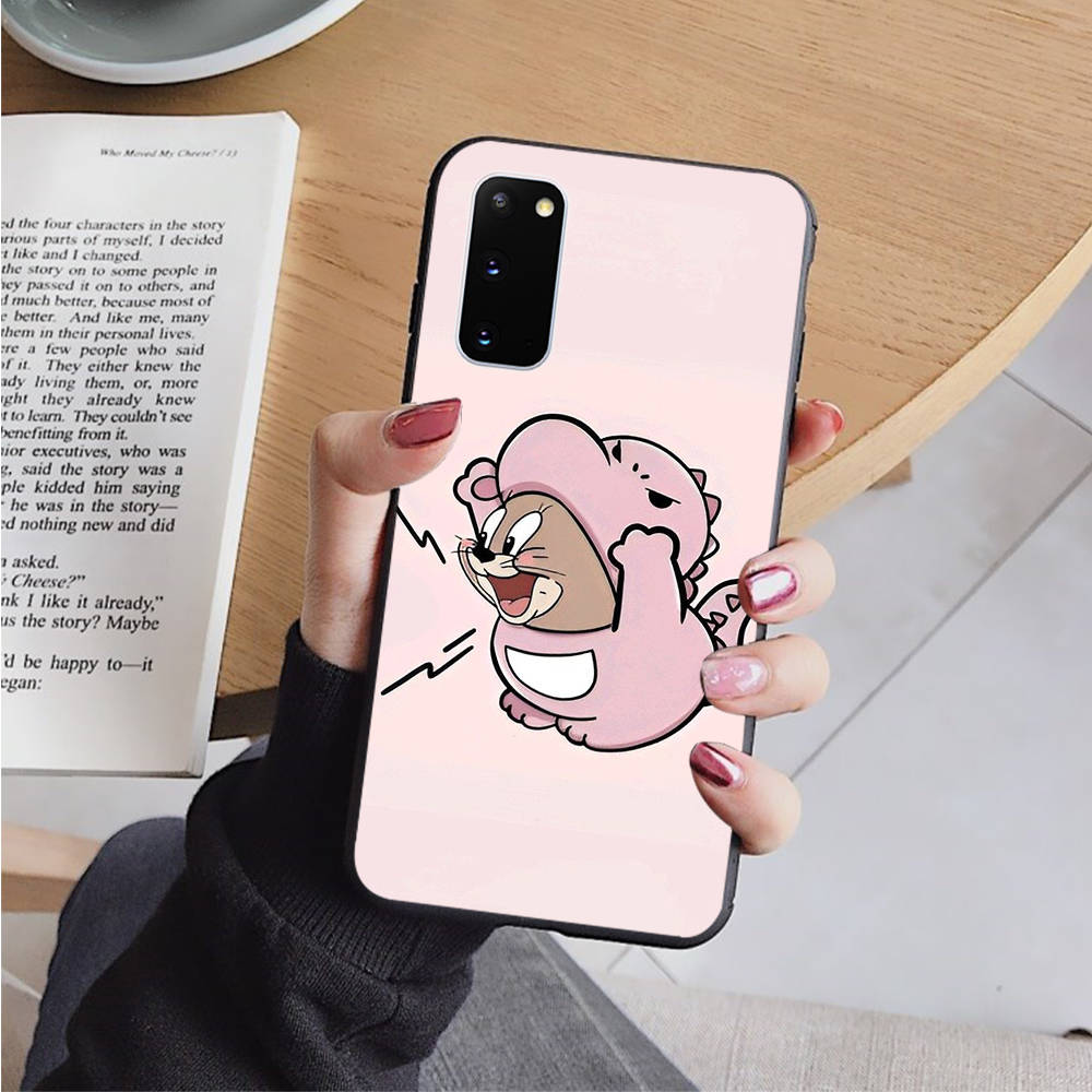 Черный чехол AT21 Tom and Jerry для iPhone 16 15 Plus 14 13 12 11 Pro 8 7 6S SE 5S X XR XS Max Realme C30 C33 C31 9I Huawei Y8P Y9 Sofe Cover
