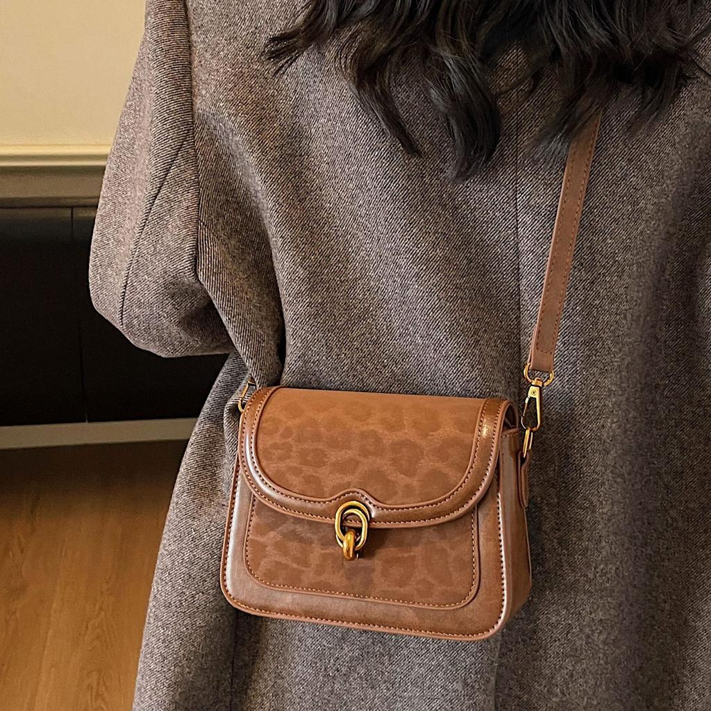 Retro Commuter Large-capacity Bag Women's 2025 New Casual Autumn and Winter Versatile Shoulder Messenger Bag Small Square Bag