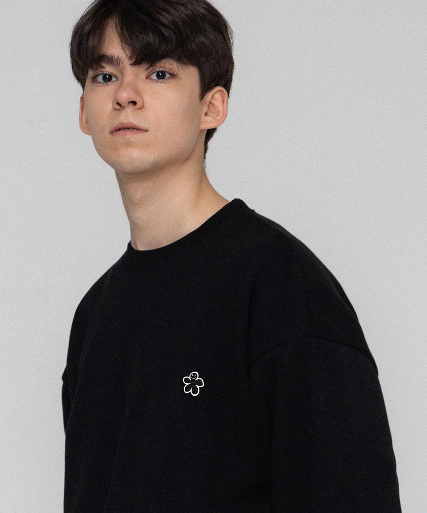 GRAVER [Unisex] Black Odd Flower Embroidered Sweatshirt_Black