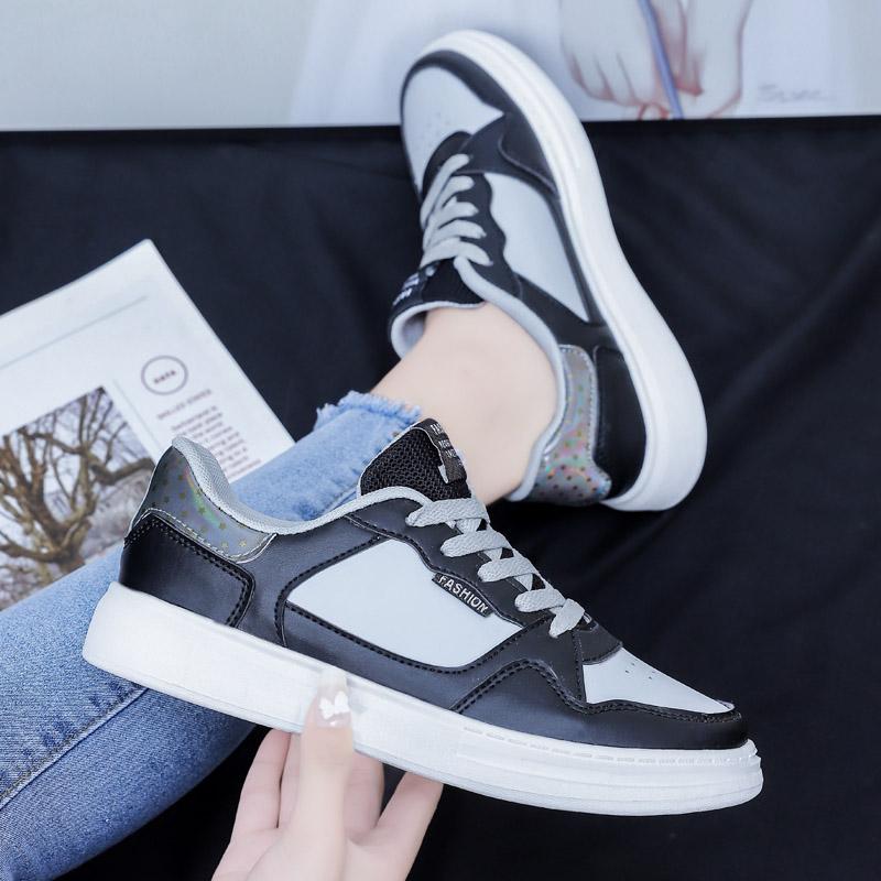 2026 Women's Sports Shoes Campus Shoes Trend Lightweight Soft Soled Board Shoes Women's Thick Soled White Shoes