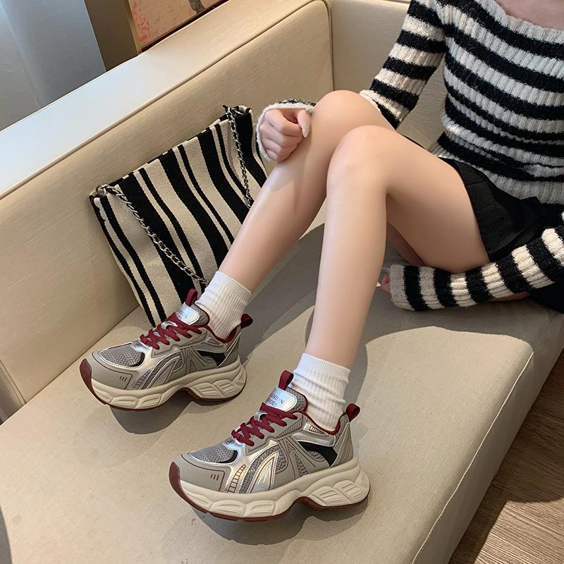 Весна 2025 новые маленькие спортивные туфли ультралегкие на толстой подошве увеличивающие рост повседневные туфли женские удобные красные кроссовки Ankola для папы