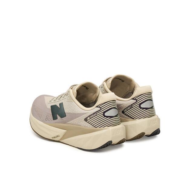 Беговые кроссовки New Balance FuelCell Rebel v5