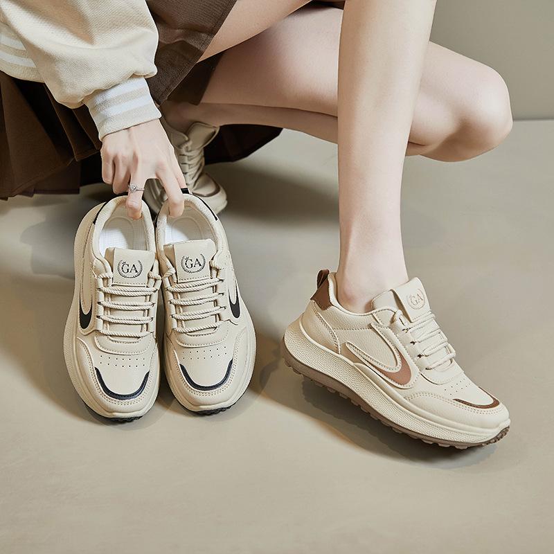 Women's Casual Sneakers Outdoor Lightweight Non-slip Lace Up Running Shoes Fashion Faux Leather Sports Walking Shoes for Women Comfortable Sneaker
