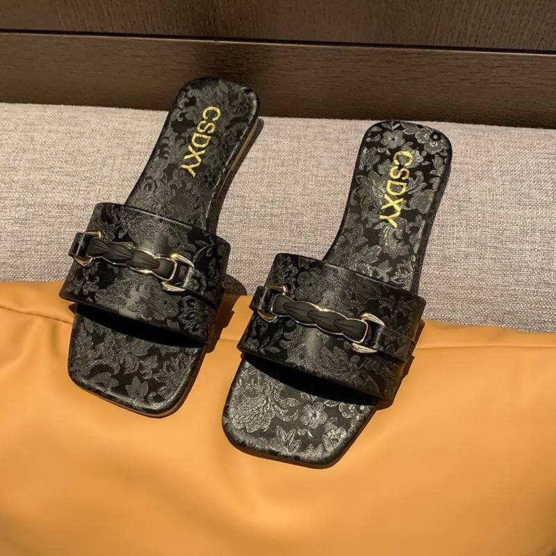 Внешняя торговля плоская подошва с тапочками женские корейские версии плоские сандалии повседневные интернет знаменитости перетаскивание 2025 новые сандалии с открытым носком