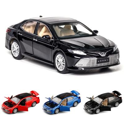 1/32 TOYOTA Camry игрушечная модель автомобиля литая металлическая миниатюрная машина с инерционными колесами звук и свет коллекция подарок для мальчика