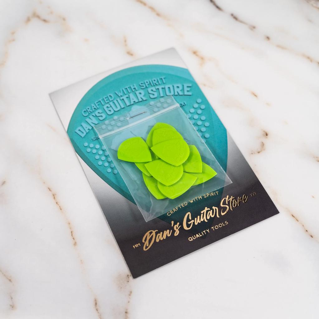 Guitar Store Precision Guitar Pick Mini Этот медиатор с 10 двойными фасками и дополнительным захватом идеально подходит для быстрых песен и скоростной игры, требующей особого внимания.