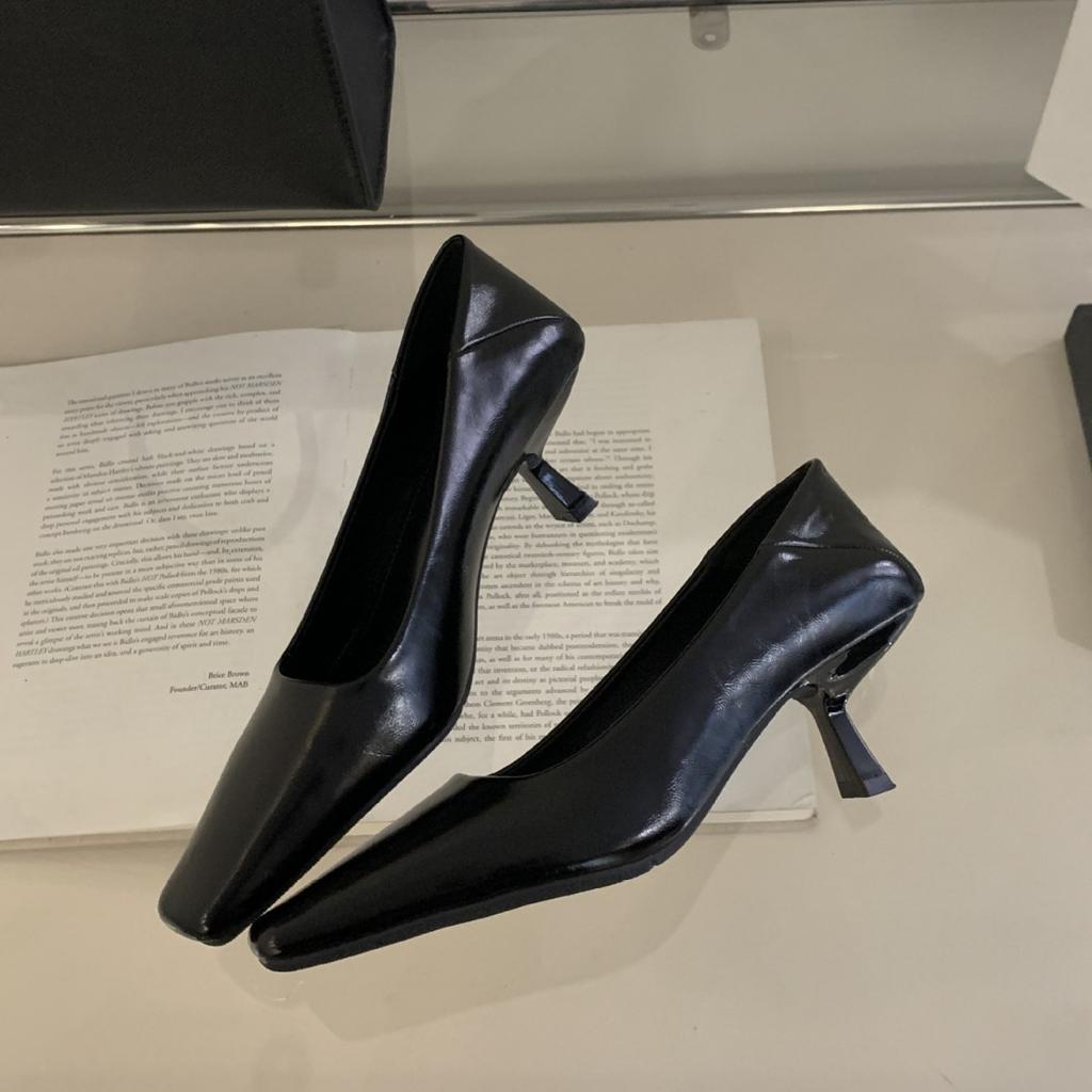 High Heels Women's Stiletto High-end Retro French Single Shoes 2025 Spring New Women's Versatile Solid Color Work Shoes