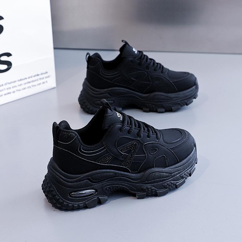 New autumn leather lightweight casual anti slip sports shoes with thick sole and height increasing dad shoes