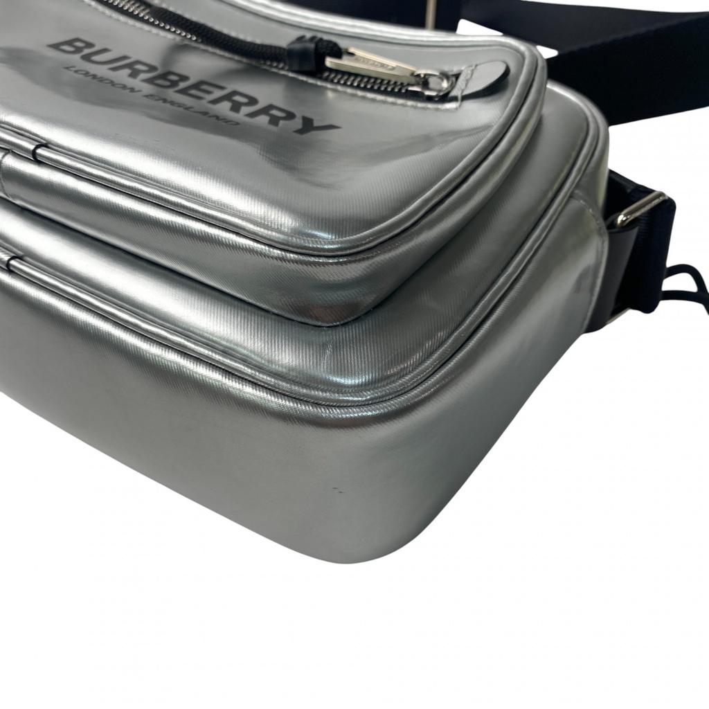 Б/у Сумка на плечо BURBERRY Серебристый/черный Женская