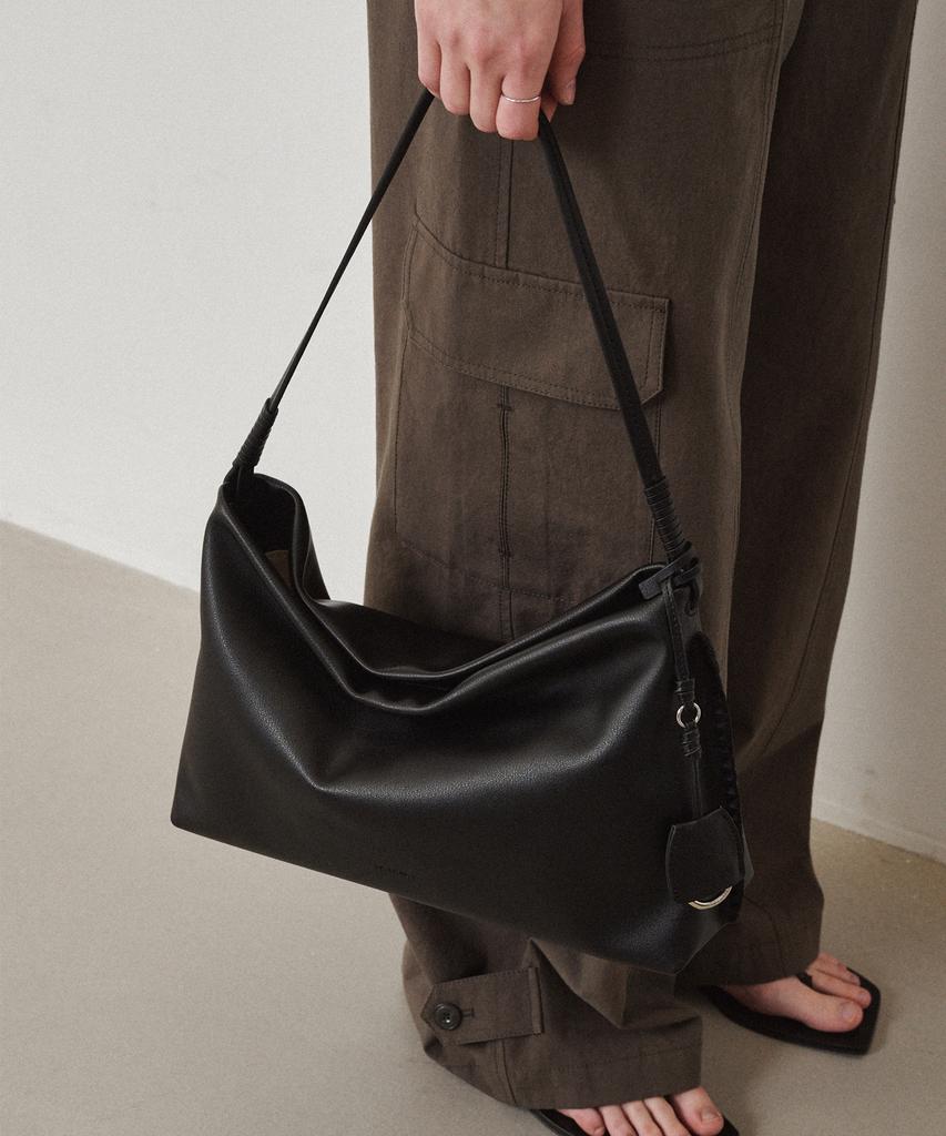 Ostkaka Reno Shoulder Black