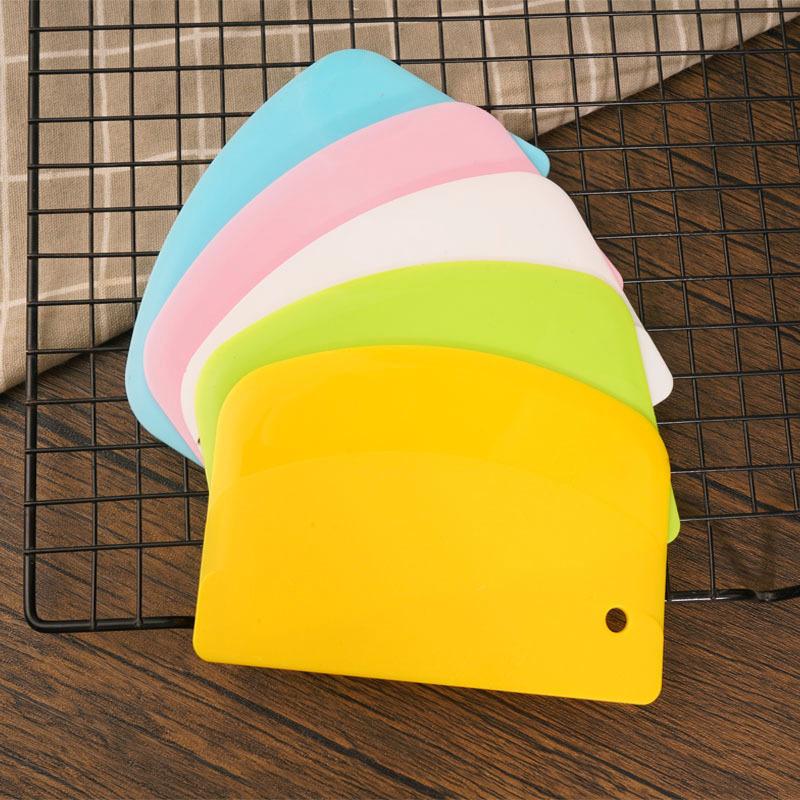 DIY Pastry Cutters Silicone World 1PC Cream Spatula Pastry Baking Tools Kitchen Accessories Fondant Dough Scraper Cake Cutter